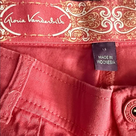 Gloria Vanderbilt Vibrant Pink Cargo Shorts - Picture 3 of 3